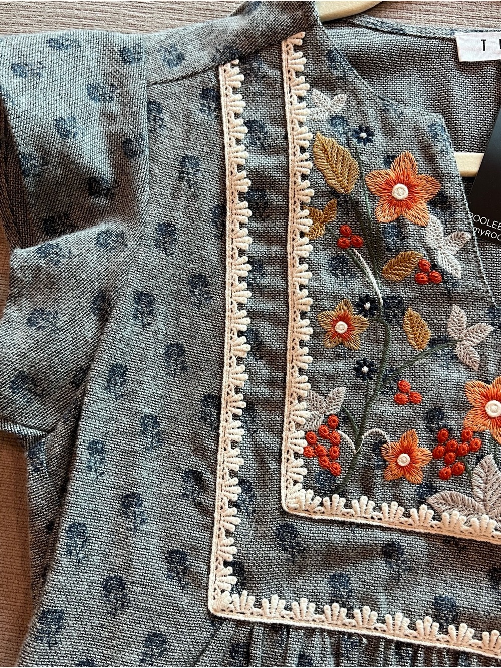 THML Floral Embroidered Mini Dress- size large -NWT - Picture 4 of 9
